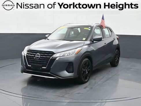Used 2023 Nissan Kicks SV FWD image 1
