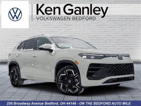 New 2026 Volkswagen Tiguan SEL R-Line image 1