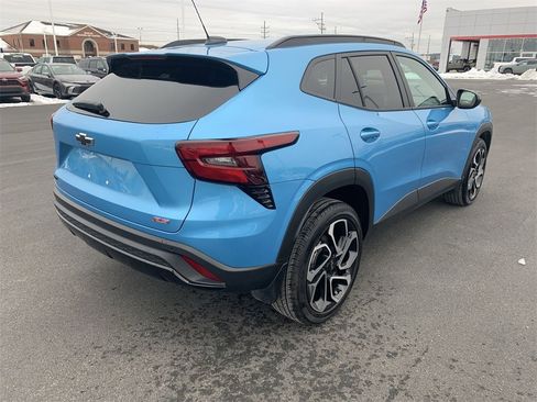 Used 2025 Chevrolet Trax RS w/ Driver Confidence Package image 8