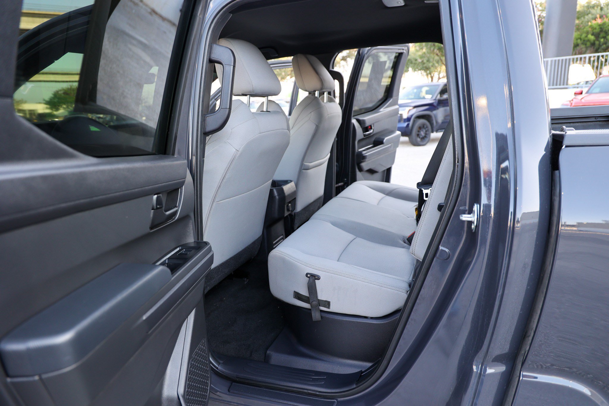 Certified 2025 Toyota Tacoma SR5 AWD/4WD image 35