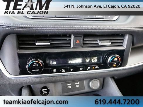 Used 2024 Nissan Rogue SV FWD image 27