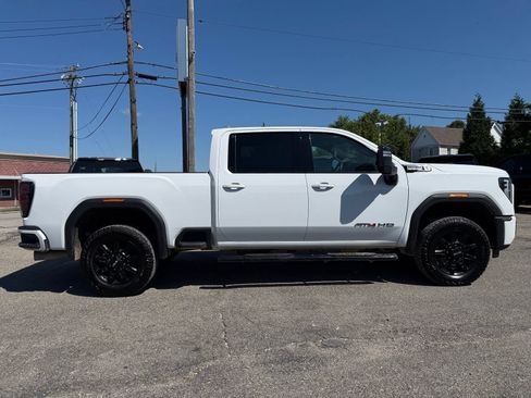 Used 2025 GMC Sierra 2500 AT4 AWD/4WD image 8