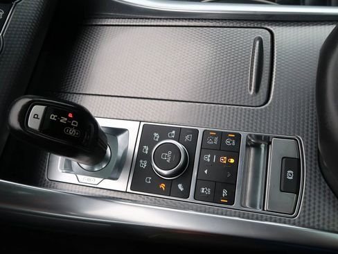 Used 2016 Land Rover Range Rover Sport SVR image 44