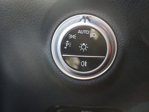 Used 2024 Mercedes-Benz CLE 300 4MATIC Coupe image 34