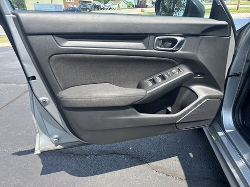 Used 2025 Honda Civic Sport image 4