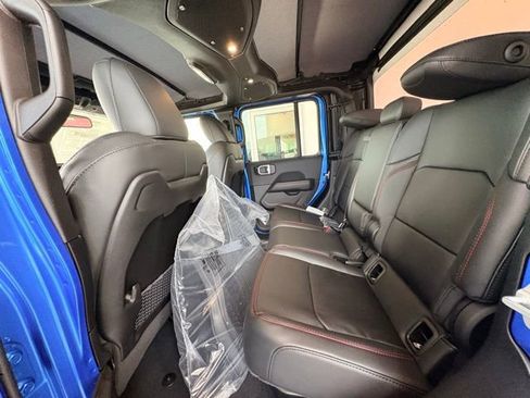 New 2026 Jeep Gladiator Rubicon w/ Steel Power Dome Hood Package AWD/4WD image 27
