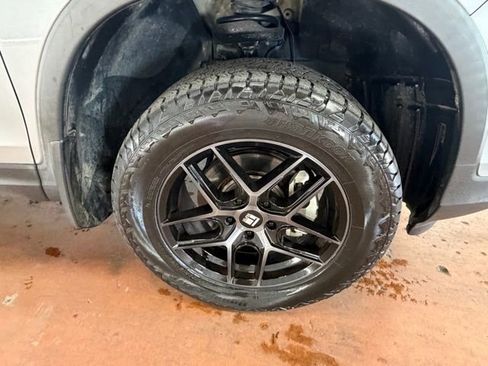 Used 2020 Honda Ridgeline Sport image 9