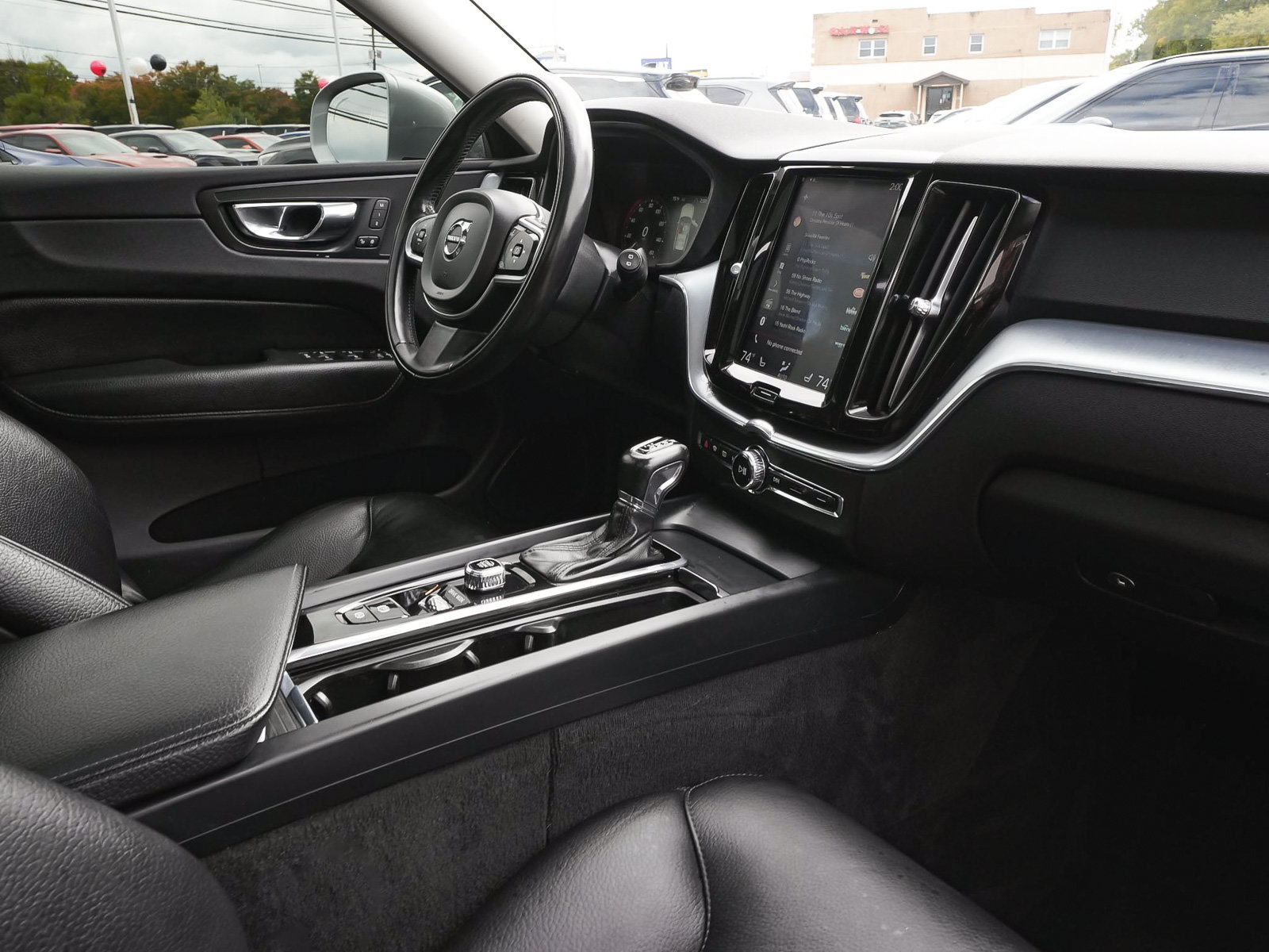 Used 2018 Volvo XC60 T5 Momentum w/ Convenience Package AWD/4WD image 39