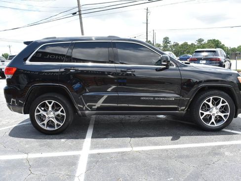 Used 2018 Jeep Grand Cherokee Limited AWD/4WD image 5
