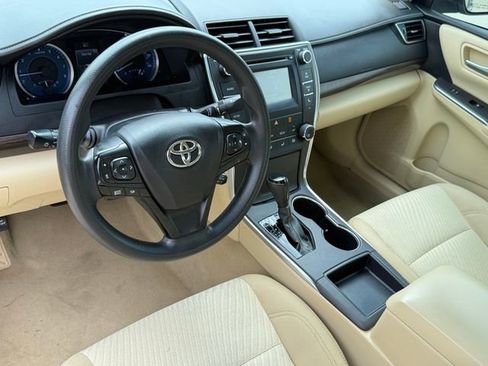 Used 2016 Toyota Camry LE FWD image 11