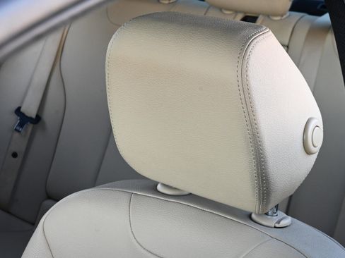 Used 2017 BMW 330i Sedan image 8