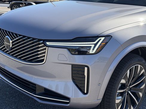 New 2026 Volvo XC90 T8 Plus image 8