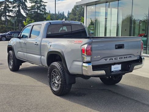 Used 2021 Toyota Tacoma TRD Off-Road AWD/4WD image 3
