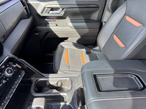 Used 2022 GMC Sierra 1500 AT4 w/ AT4 Premium Package AWD/4WD image 13