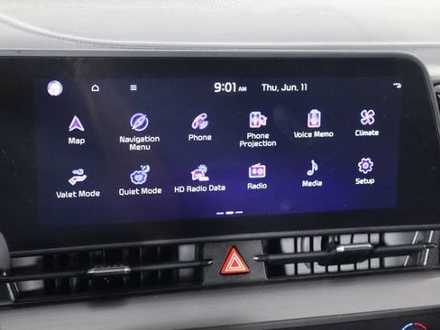 Used 2024 Kia Sportage EX FWD image 28