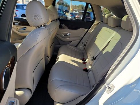 Used 2018 Mercedes-Benz GLC 300 image 9