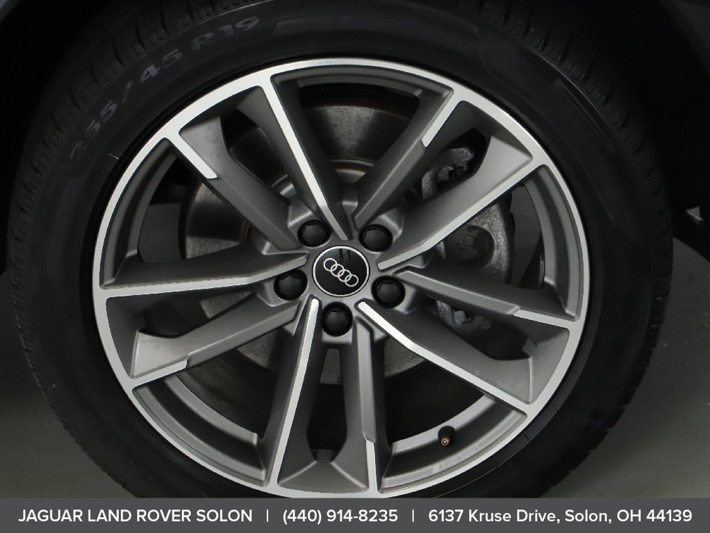 Used 2022 Audi Q3 2.0T Premium w/ Black Optic Sport Package AWD/4WD image 40
