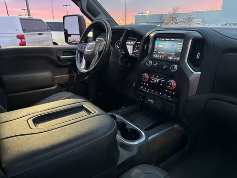 Used 2021 GMC Sierra 3500 Denali w/ Denali Ultimate Package image 31