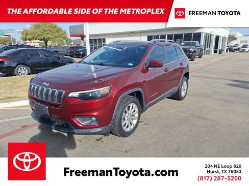 Used 2019 Jeep Cherokee Latitude w/ Popular Appearance Group image 1
