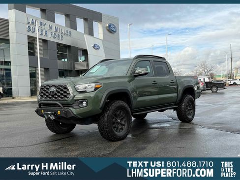 Used 2022 Toyota Tacoma TRD Off-Road image 1