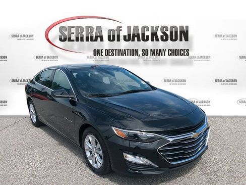 Used 2019 Chevrolet Malibu LT w/ Driver Confidence Package II FWD image 2