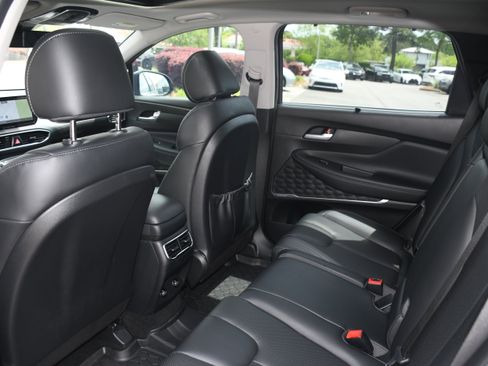 Used 2023 Hyundai Santa Fe SEL w/ Premium Package image 16