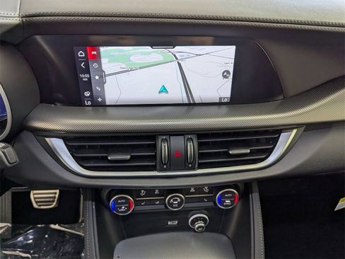 Used 2024 Alfa Romeo Stelvio Ti image 25