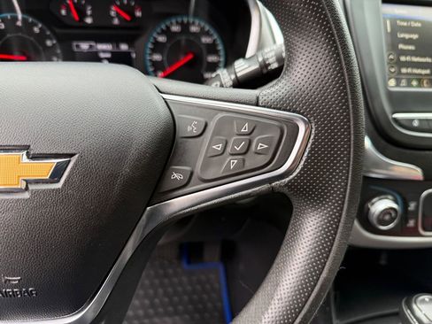 Used 2019 Chevrolet Equinox LS image 25