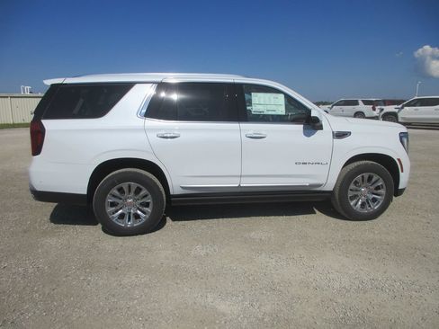 New 2026 GMC Yukon Denali w/ Sun & Power Step Package AWD/4WD image 3