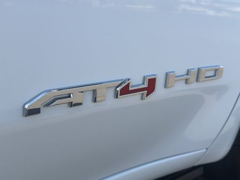 Used 2023 GMC Sierra 2500 AT4 w/ AT4 Preferred Package AWD/4WD image 9