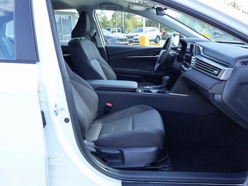 Used 2025 Toyota Camry LE image 8