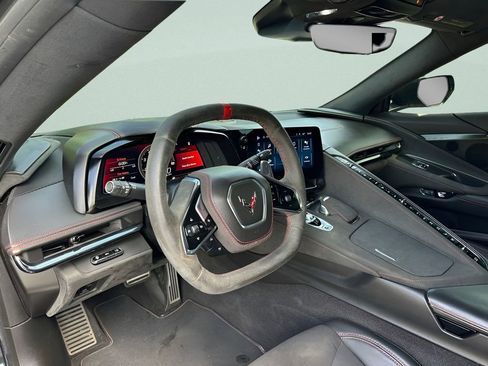 Used 2024 Chevrolet Corvette Stingray Premium Conv w/ Z51 Performance Package RWD image 9