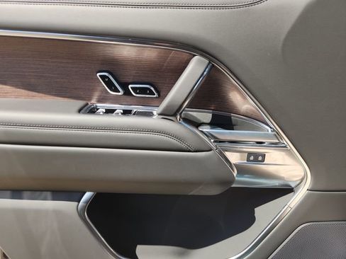 New 2026 Land Rover Range Rover Long Wheelbase SE image 16