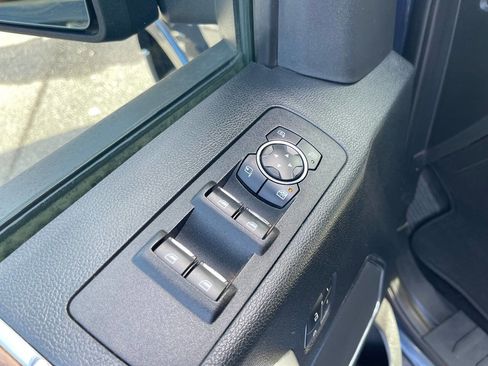 Used 2019 Ford F150 Lariat image 22