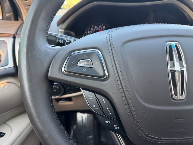 Used 2019 Lincoln MKZ Reserve FWD image 28