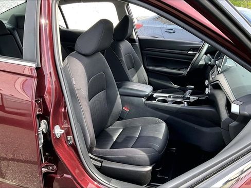 Certified 2024 Nissan Altima 2.5 SV image 6