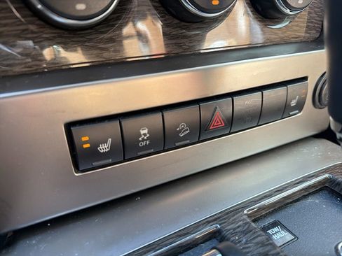 Used 2011 Jeep Liberty Limited w/ Comfort/Convenience Group image 8