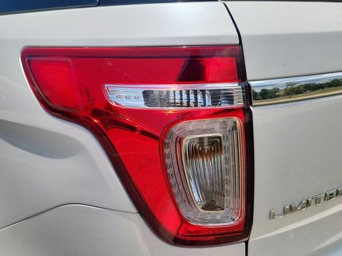 Used 2013 Ford Explorer Limited AWD/4WD image 11