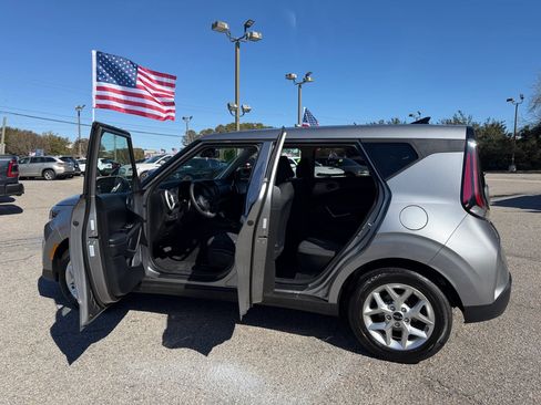Used 2024 Kia Soul LX w/ Option Group 015 FWD image 27