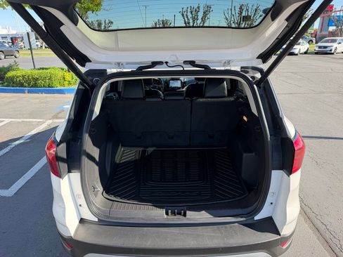 Used 2019 Ford Escape Titanium AWD/4WD image 9