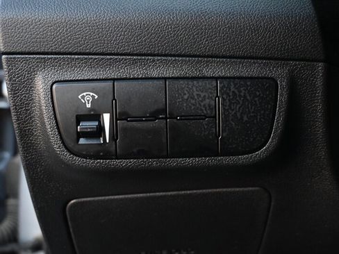 Used 2017 Hyundai Veloster image 25