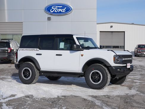 New 2025 Ford Bronco Badlands w/ Sasquatch Package image 2