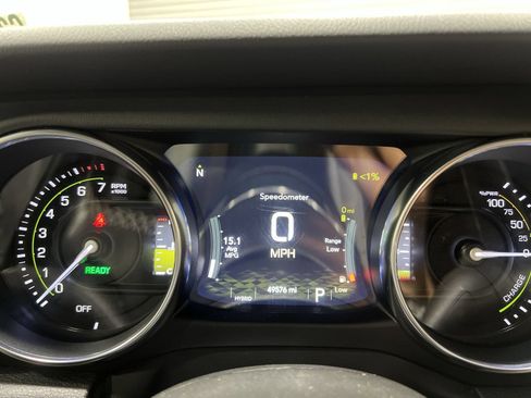 Used 2022 Jeep Wrangler Unlimited Sahara w/ Cold Weather Group AWD/4WD image 15