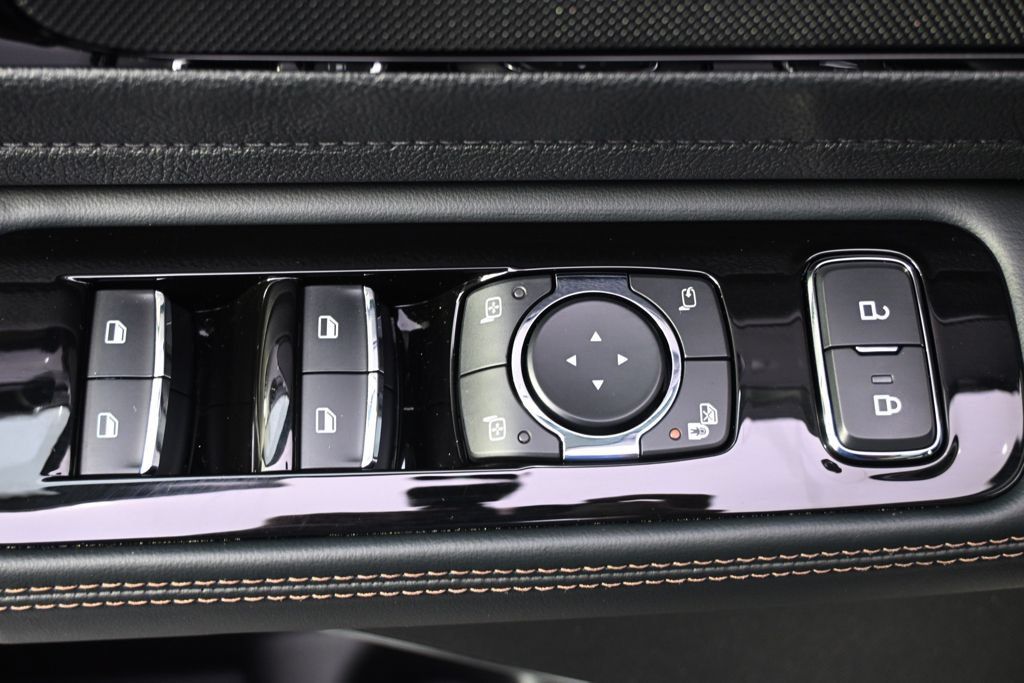 New 2026 Lincoln Aviator Reserve w/ Jet Appearance Package AWD/4WD image 24