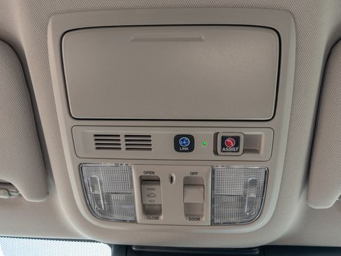 Used 2022 Honda Accord Touring image 16