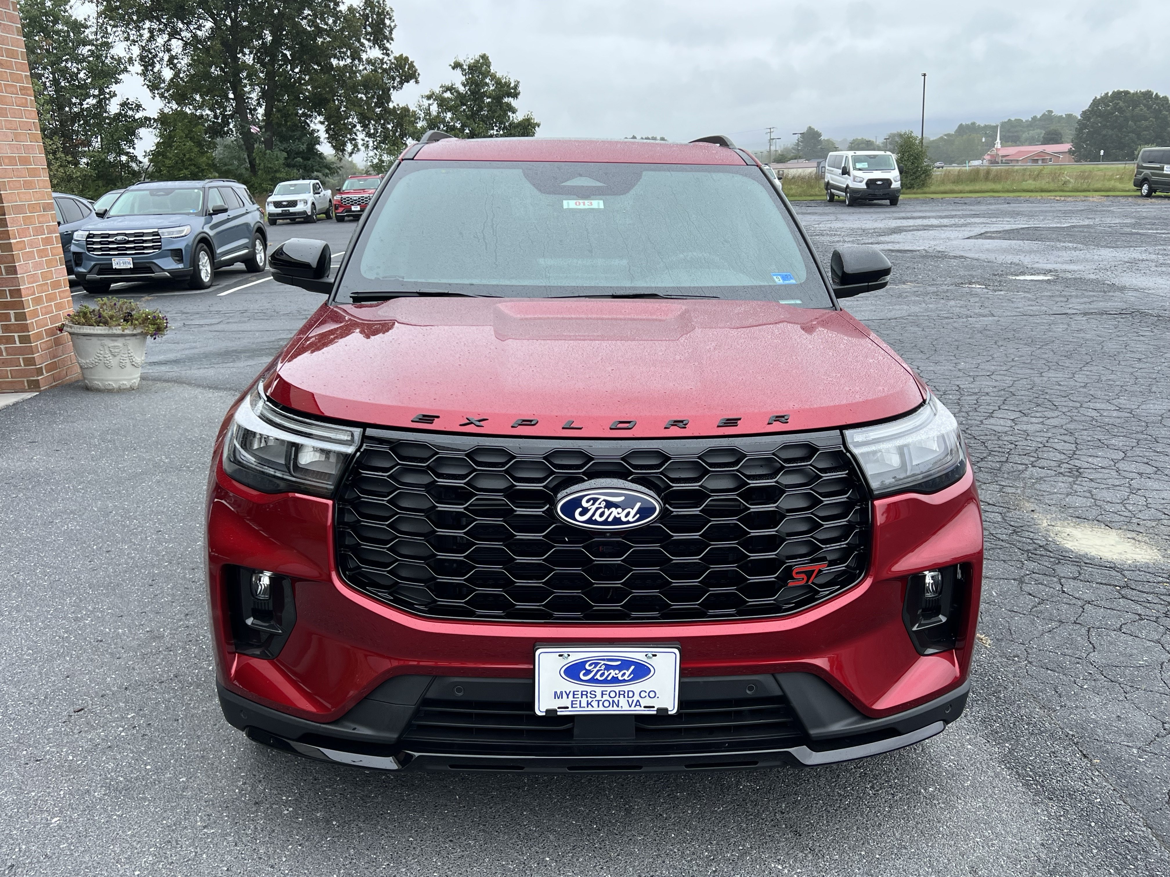New 2027 Ford Explorer ST w/ Sun And Sound Package AWD/4WD image 3