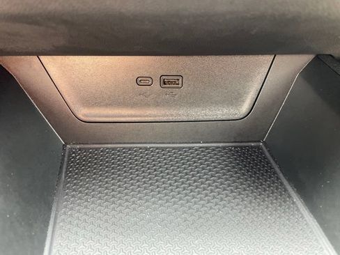 Used 2025 Chevrolet Equinox ACTIV w/ Safety and Technology Package FWD image 24
