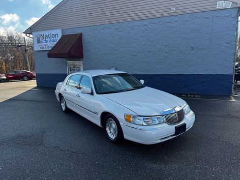 Used 2001 Lincoln Town Car Executive image 8