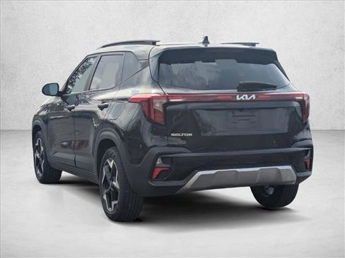 Used 2025 Kia Seltos S image 7