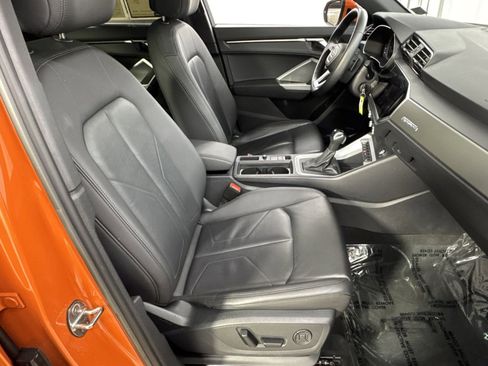 Used 2025 Audi Q3 2.0T Premium image 32